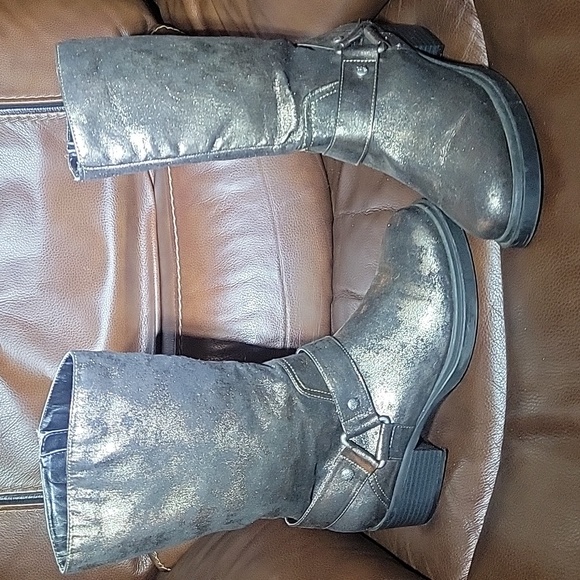 Sz7.5 Simply Vera Wang Metallic Silver & Black Boots - Picture 7 of 16